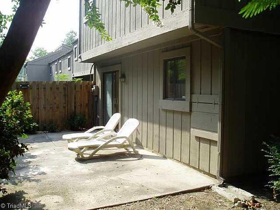 4th image of 240 Northpoint Ave Unit A