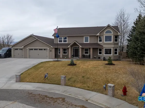 349 Miller Rd, Glenrock, WY 82637