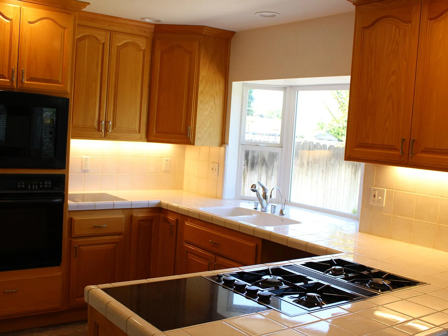 3 bed, 1438 sqft, $4,250 — Photo 3