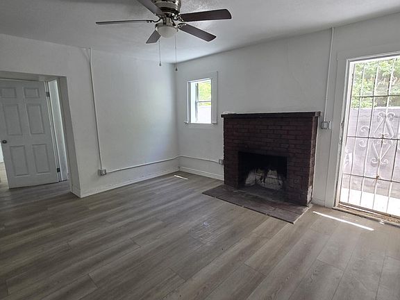 4th image of 110 Mesa St SE