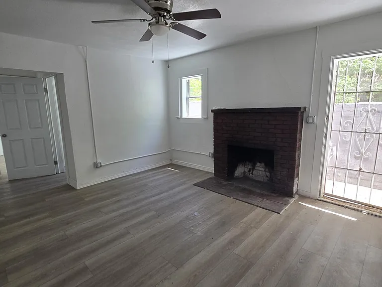 110 Mesa St SE — Photo 4