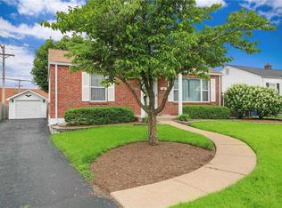 1409 Salem Hills Dr, Saint Louis, MO 63119