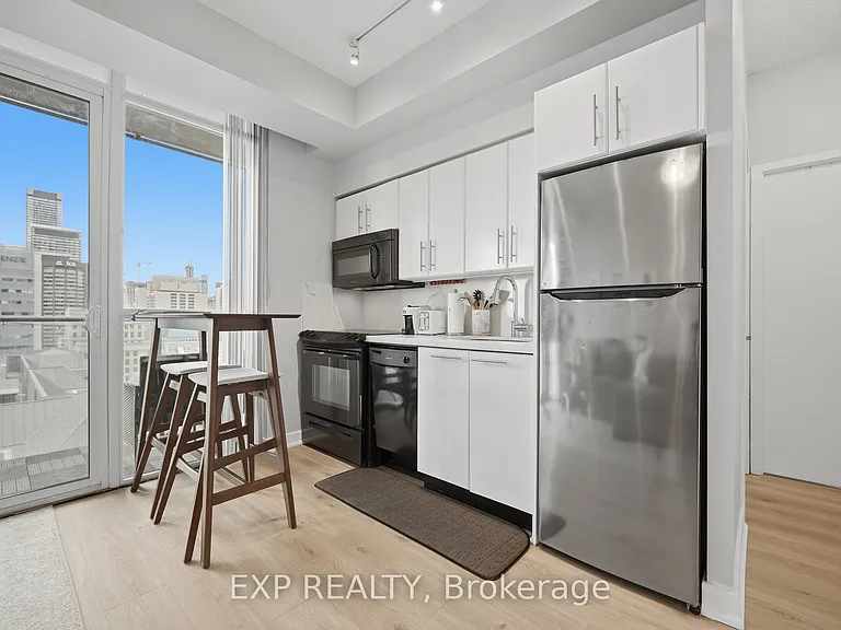 126 Simcoe St #1907 — Photo 17
