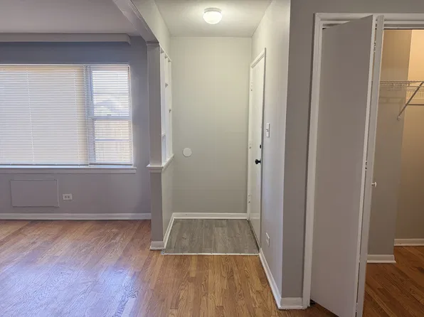 7822 -7824 S South Shore Drive