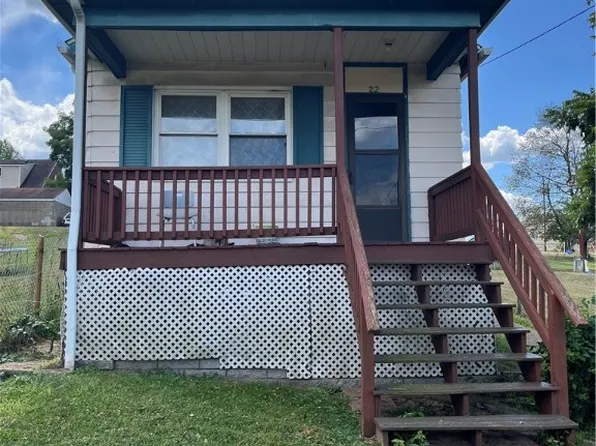 22 Elm Ave, Monessen, PA 15062