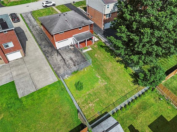 2nd image of 1808 Vermont Ave