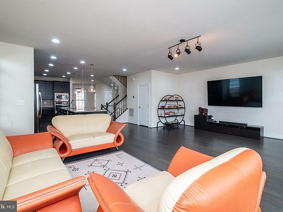4th image of 42629 Harlow Meadows Ter