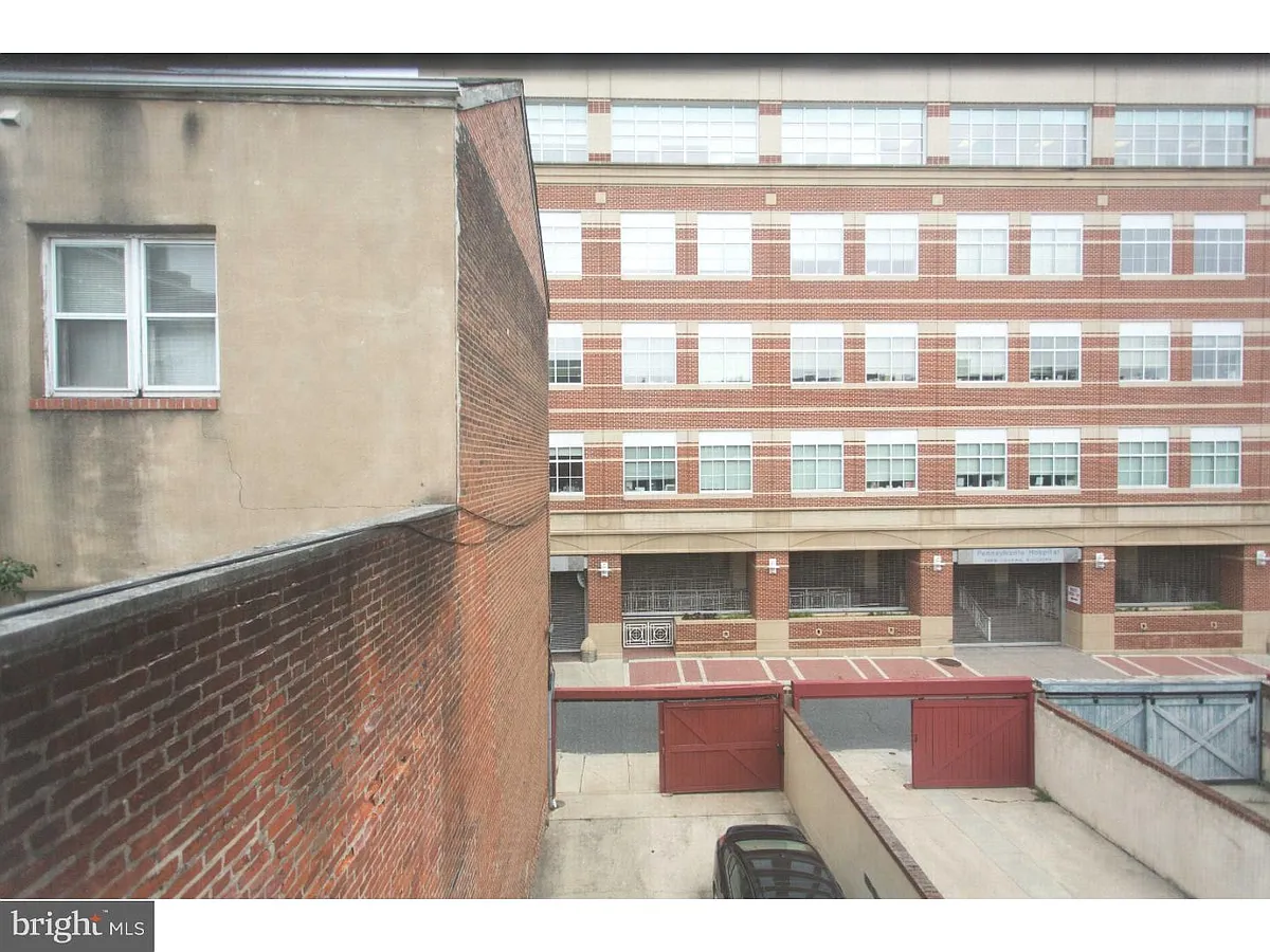 Building Photo - 729 Spruce St #3R