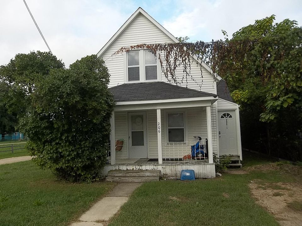 2nd image of 206 S Adams St