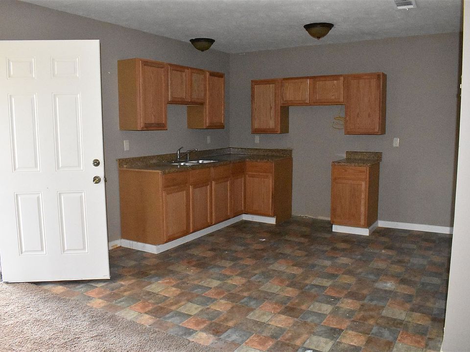 Corinth Street pics (10)