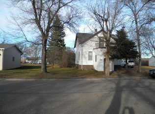 707 S 1st St, Strasburg, ND 58573