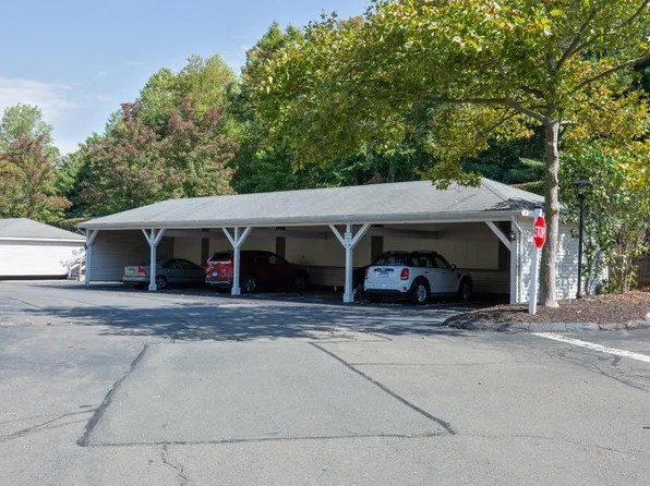 Town Walk at Hamden Hills