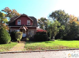 564 E Woodbridge Ave, Avenel, NJ 07001