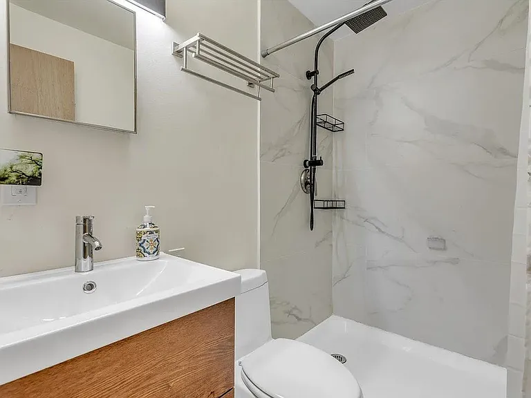 679 Cougar Dr — Photo 2