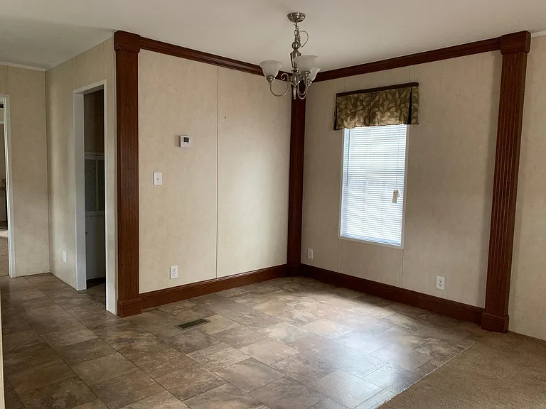 304 Reeves St — Photo 15