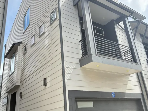 1535 W 24th St #B, Houston, TX 77008