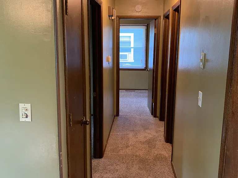 223 S Meadowview Ave — Photo 10
