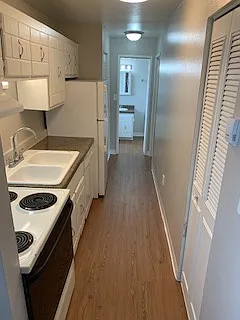Crestview Apartments — Photo 39