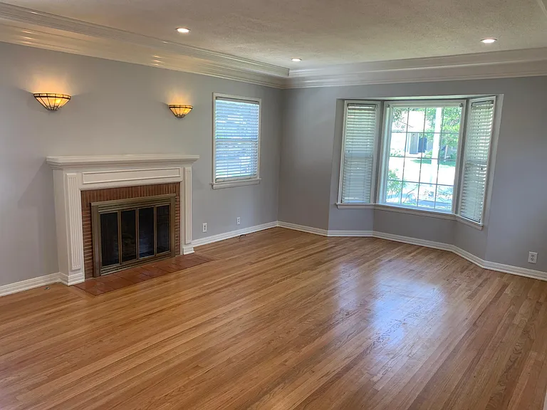 725 N Fairview St — Photo 5