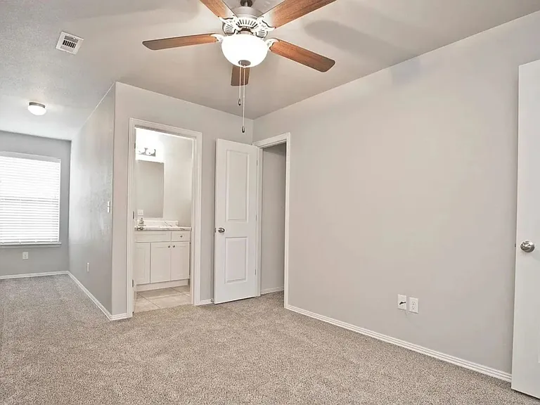 Haden Holly Station - Duplexes & Townhomes in Siloam Springs, AR — Photo 39