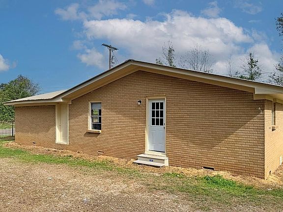2nd image of 3811 Buchanan Loop Rd