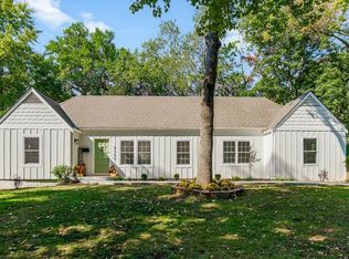 8300 Sagamore Rd, Leawood, KS 66206