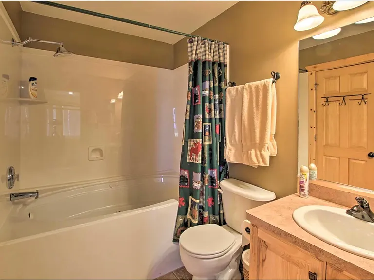 874 N Newberg Pl #3 — Photo 11
