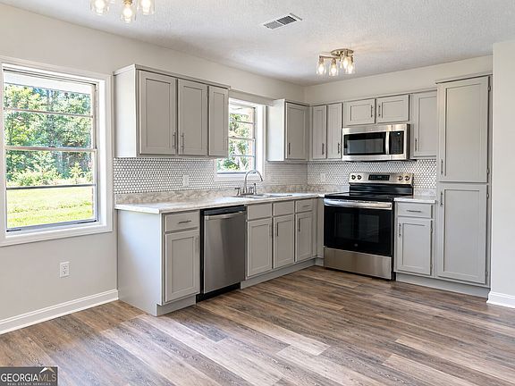 5th image of 5336 Spencer Ln