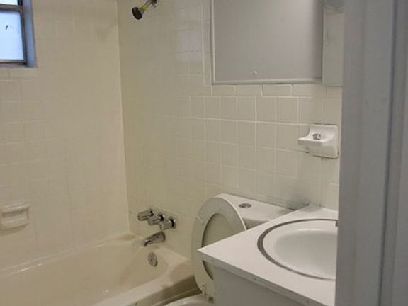 4th image of 5695 Atlee Ave #J