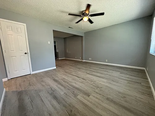 301 Cascade Dr Photo 1