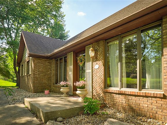 2nd image of 3090 Timber Bluff Trl