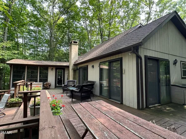 5790 Decker Rd, Bushkill, PA 18324