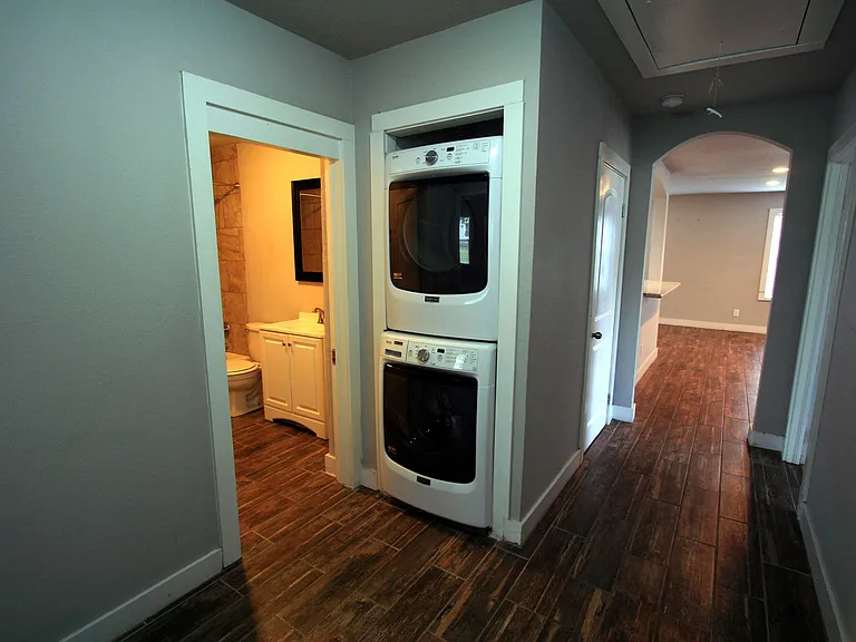 305 Gilchrist Ave — Photo 14