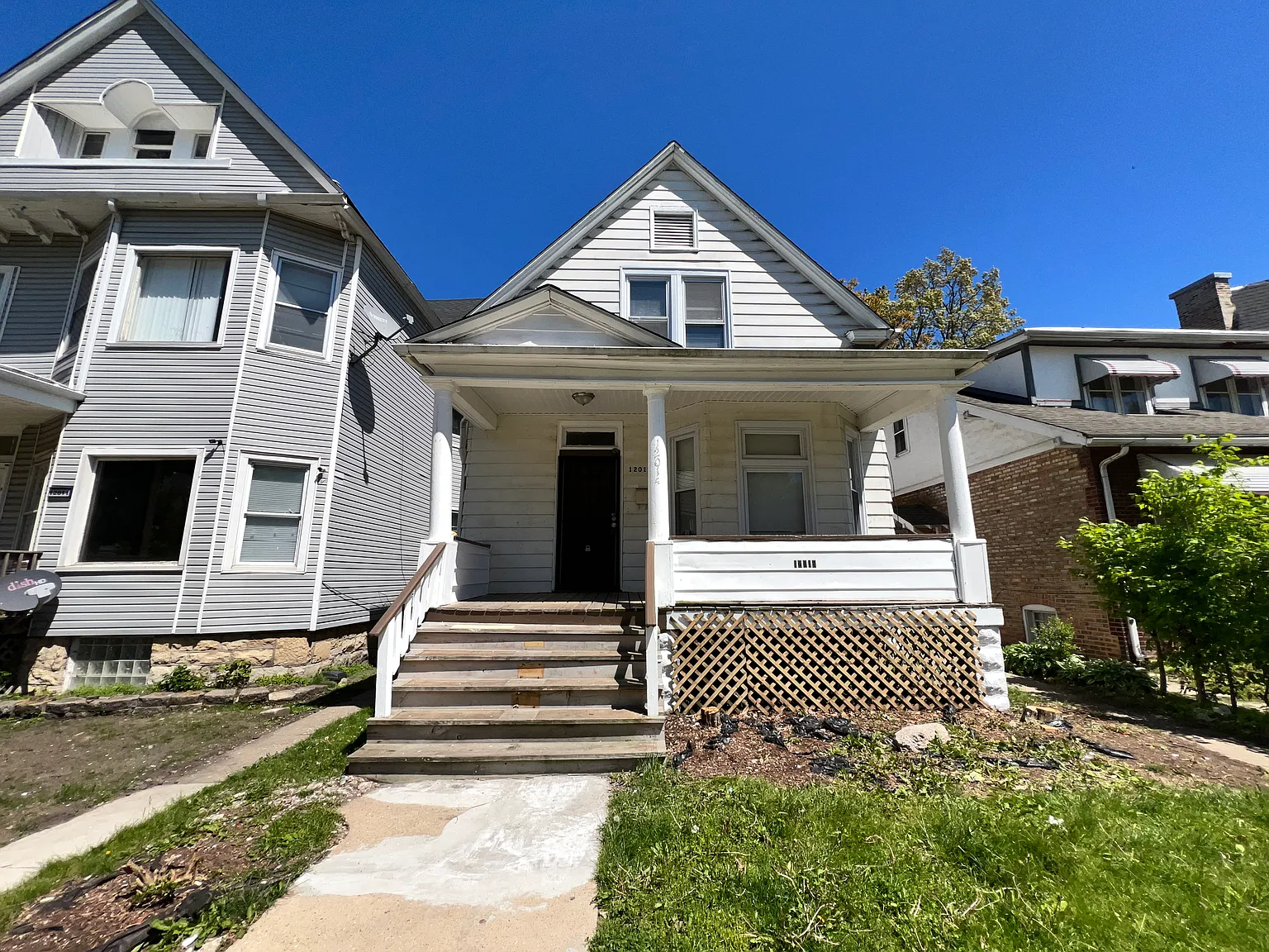 5 bed, $2,500 — Photo 1