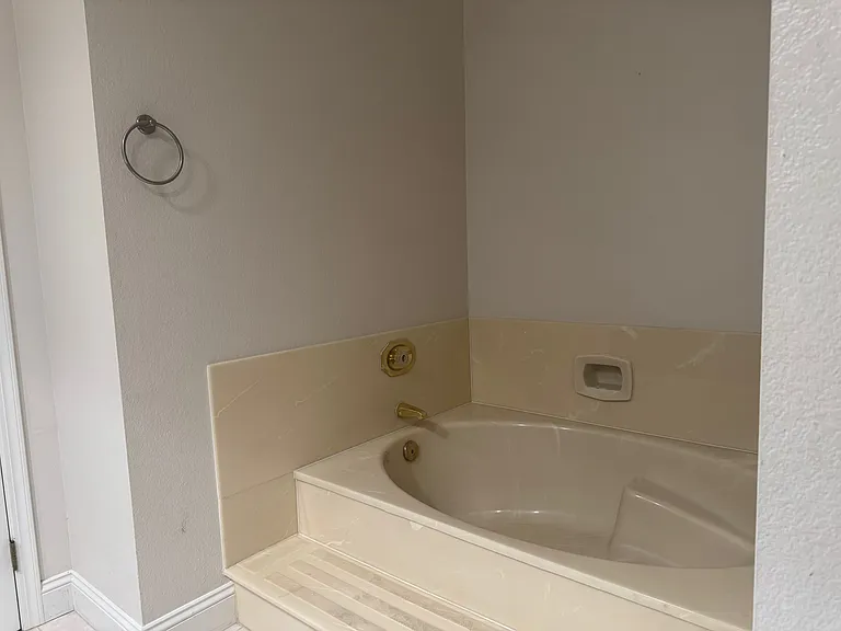 1258 Calle De Cuestanada — Photo 10