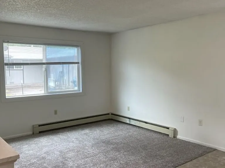 410 N 19th Ave — Photo 15