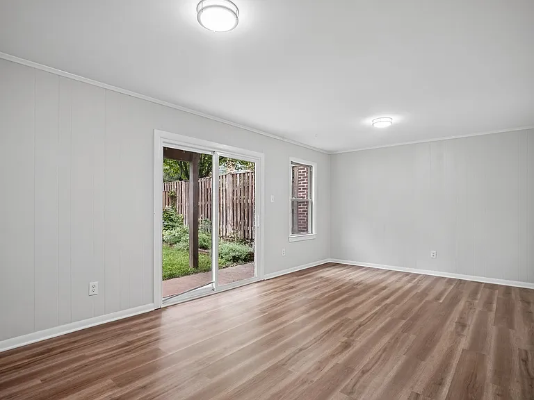 5128 Cliffhaven Dr — Photo 30