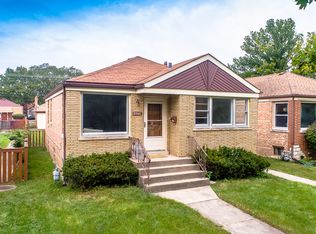 8940 W Forestview Dr, North Riverside, IL 60546