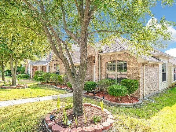 2nd image of 1510 Oakhollow Dr