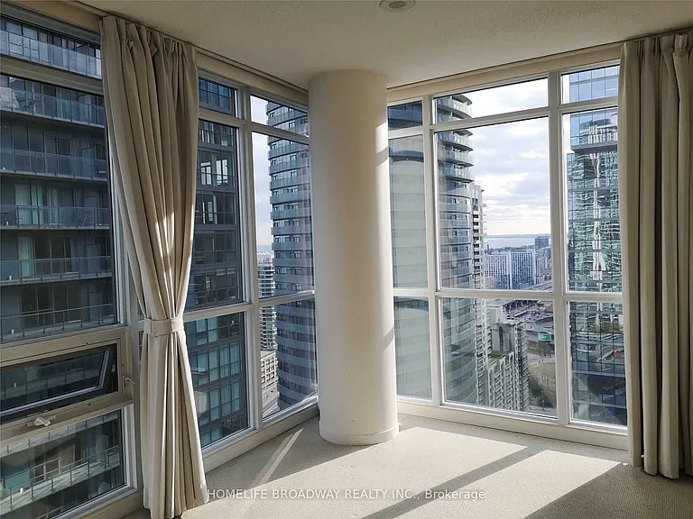 65 Bremner Blvd #2602 — Photo 5