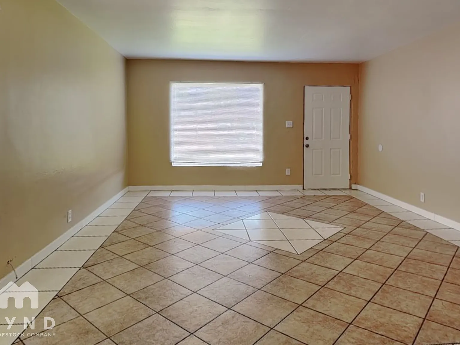 3 bed, 1.0 bath, 1080 sqft, $1,735 — Photo 3