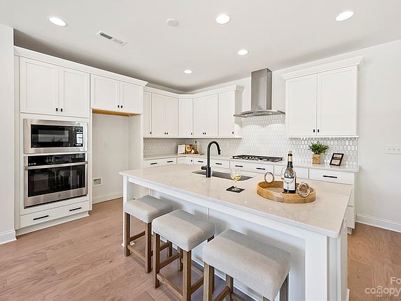 4th image of 6007 Corbin Woods Ct