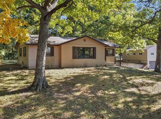 1412 Indian Oak Ln, Effingham, IL 62401