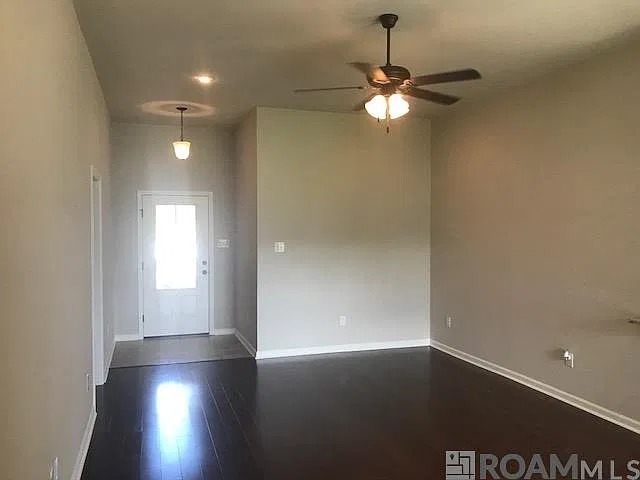 3 bed, 1463 sqft, $1,850 — Photo 2