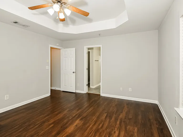 204 Ranier Ct — Photo 10