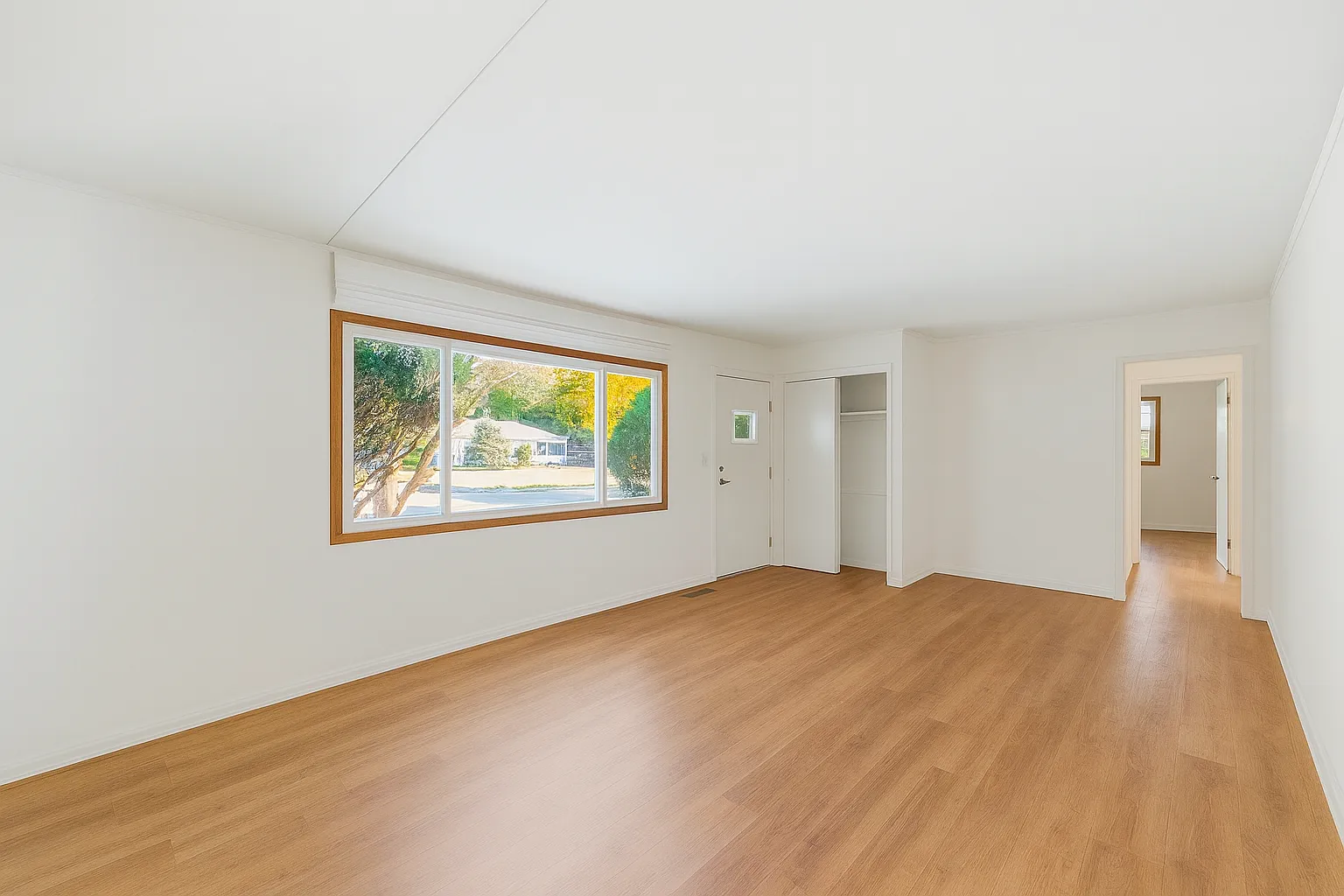 3 bed, 1.5 bath, 960 sqft, $3,500 — Photo 2