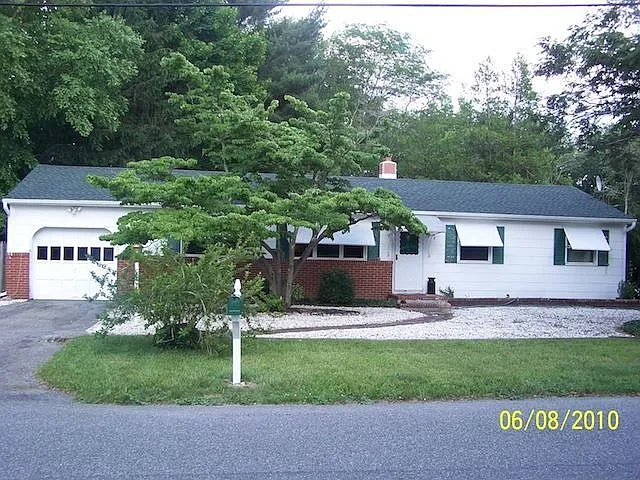 237 Hawaii Dr photo 1