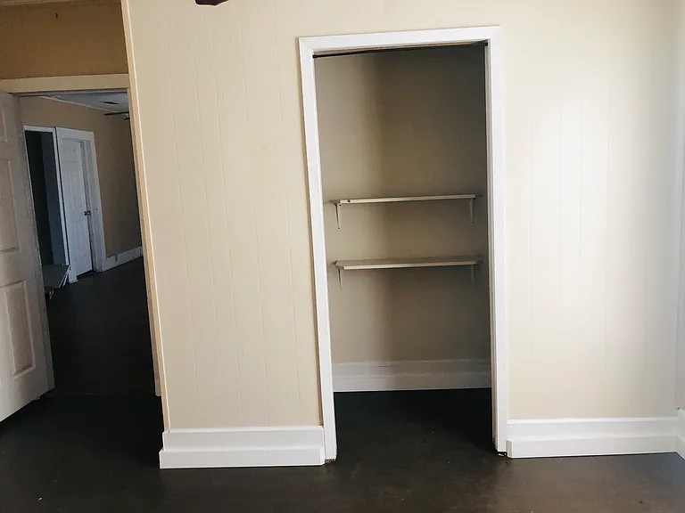 1052 W Jones St — Photo 10