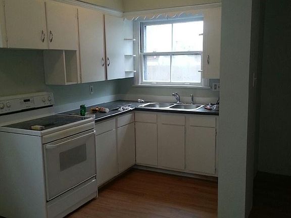 3rd image of 522 Mistletoe Ave
