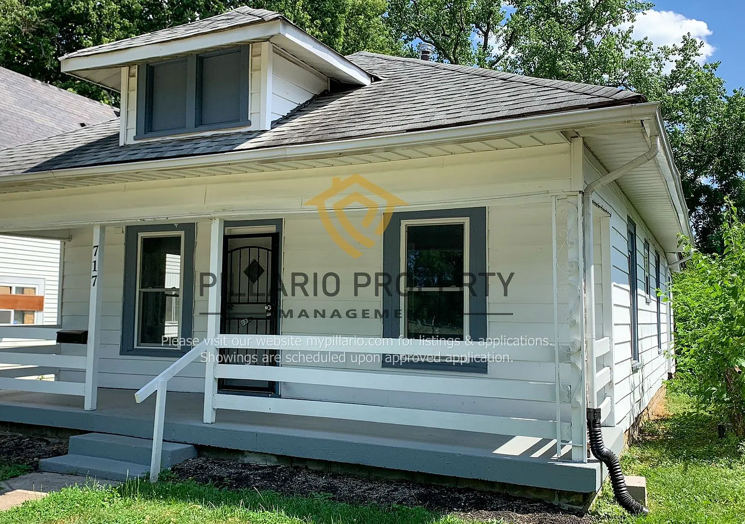 Charming 3-Bedroom Home with Updated Flooring in Crown Hill, Available NOW! — Photo 2